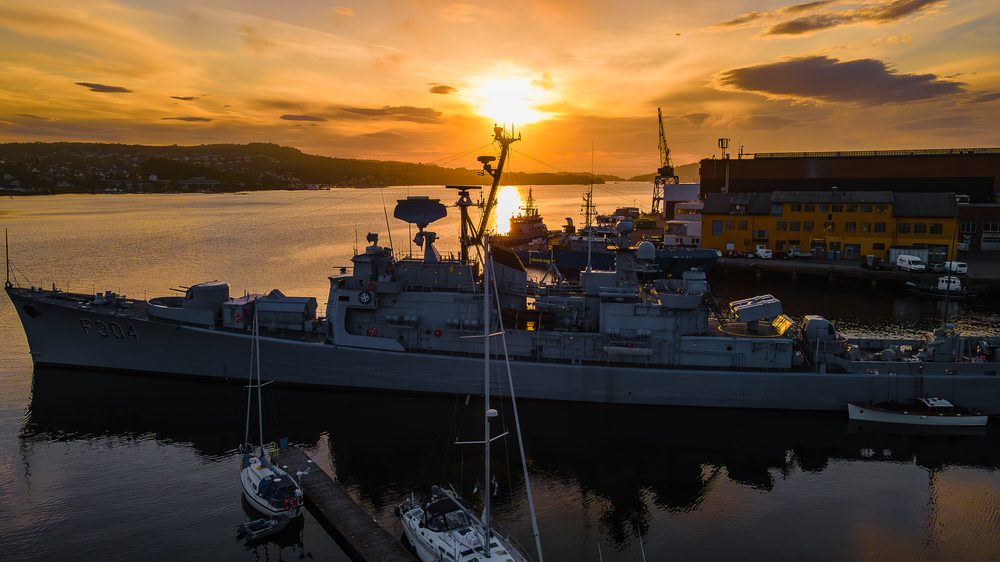 Marinen i kveldssol, Hotell Karljohansvern